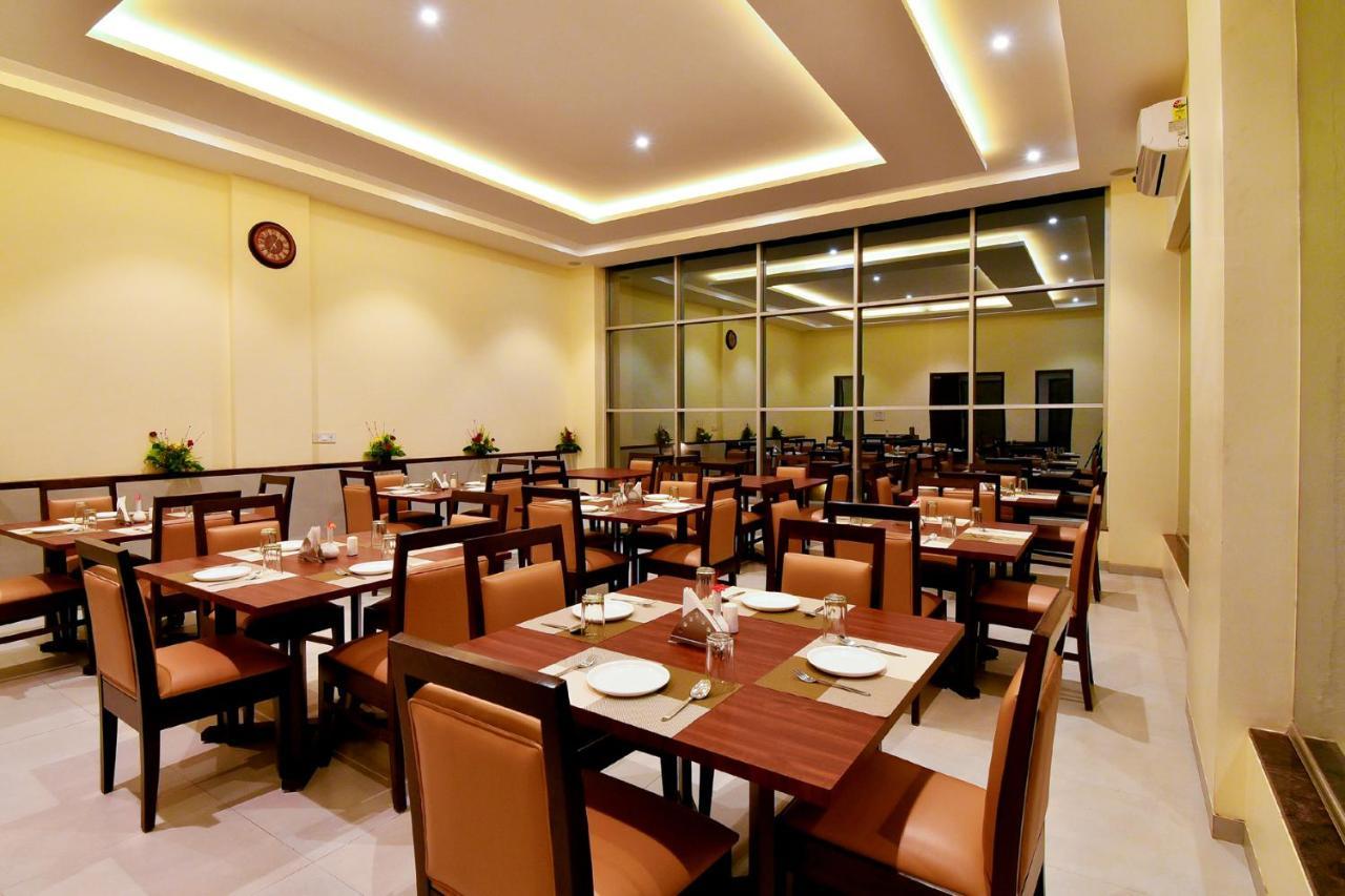 Hotel Sadhana Executive Dapoli Luaran gambar